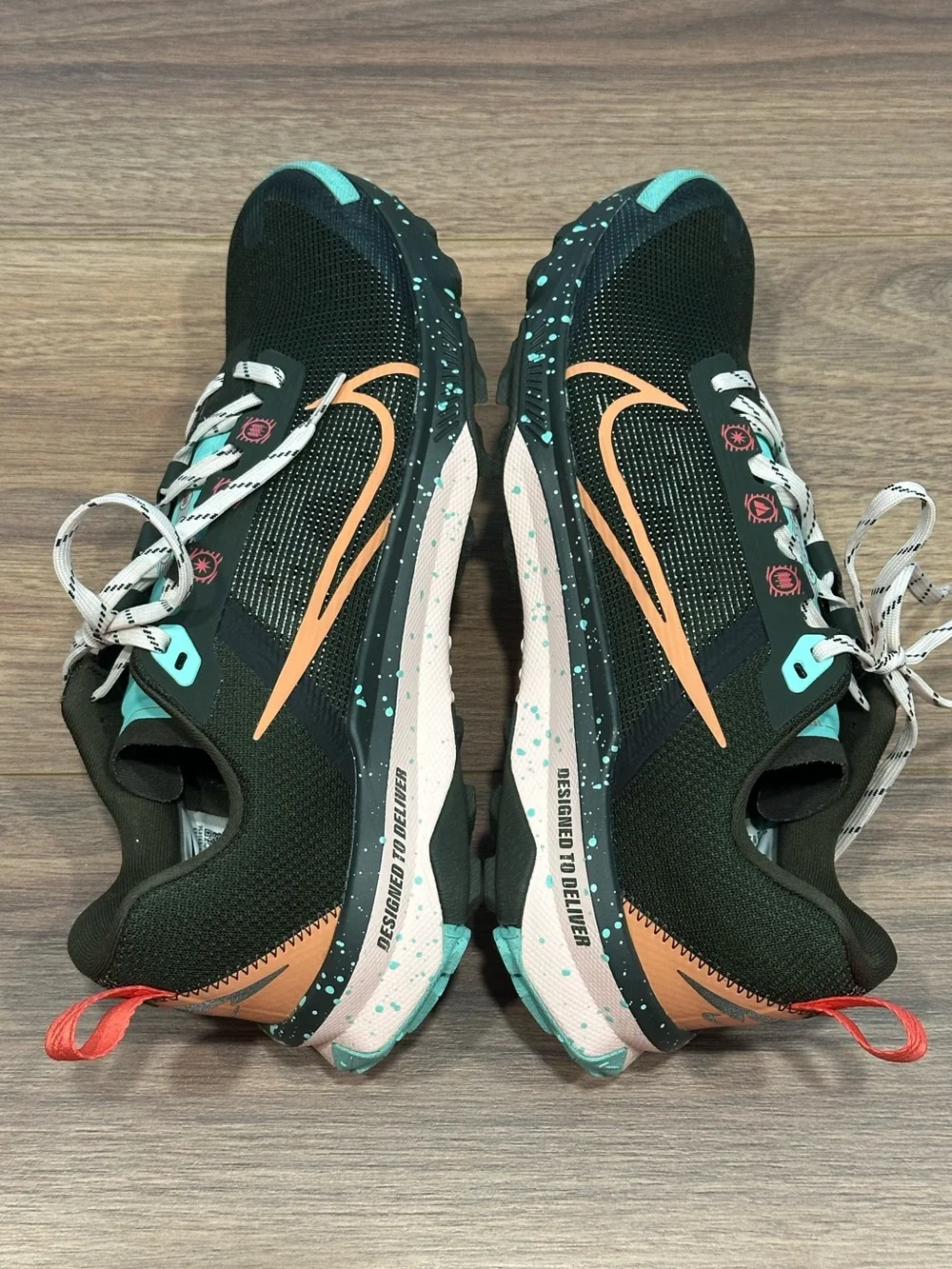 Nike Women’s Terra Kiger 9 Sneaker Sequoia Emerald Rise Guava Ice Amber Brown 10